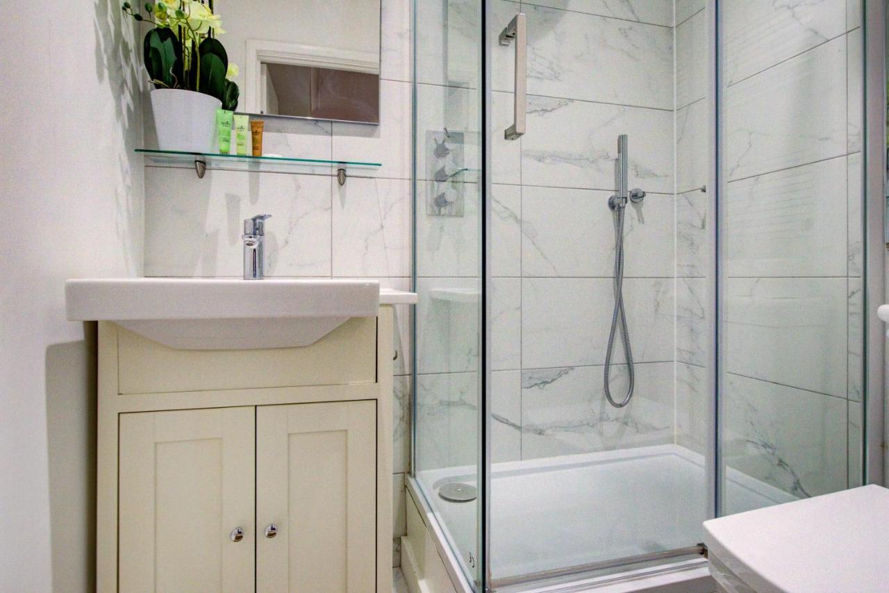 3-Bedroom, 3-Baths Apartment In Super Posh Marylebone, Central London, W1 Bagian luar foto