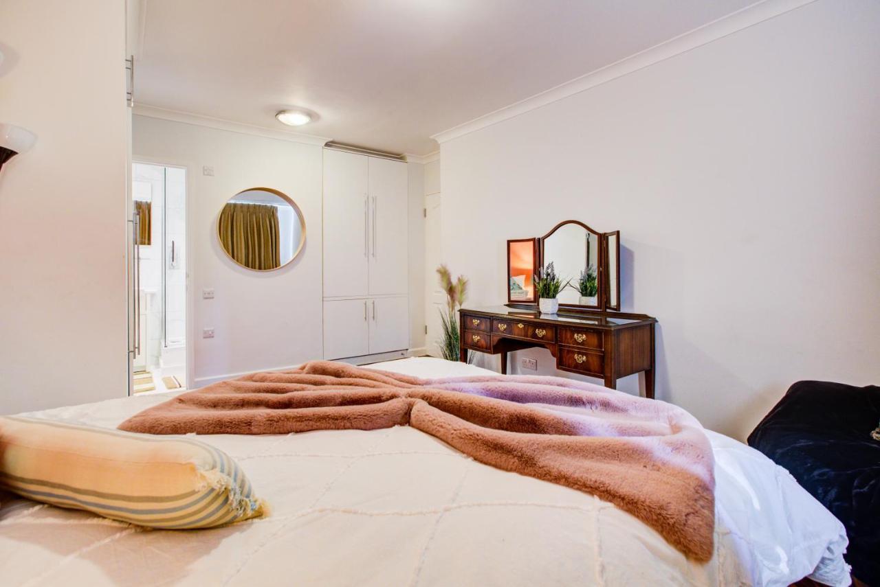 3-Bedroom, 3-Baths Apartment In Super Posh Marylebone, Central London, W1 Bagian luar foto