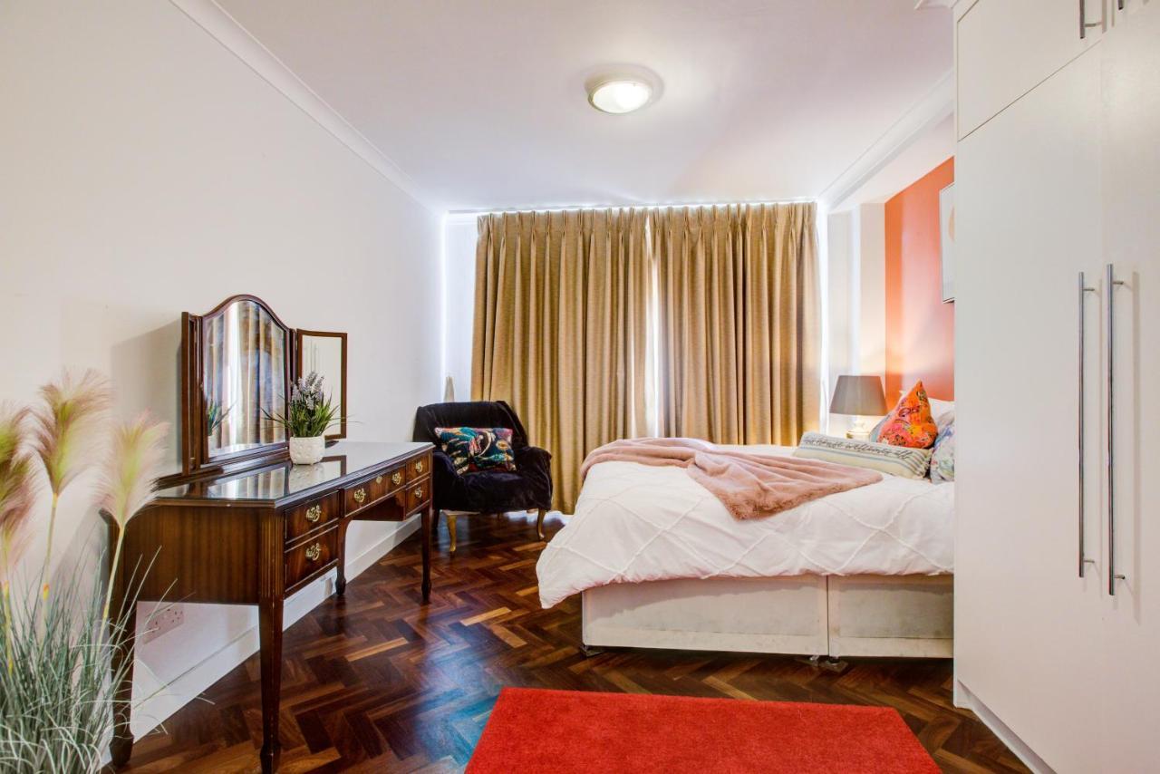 3-Bedroom, 3-Baths Apartment In Super Posh Marylebone, Central London, W1 Bagian luar foto
